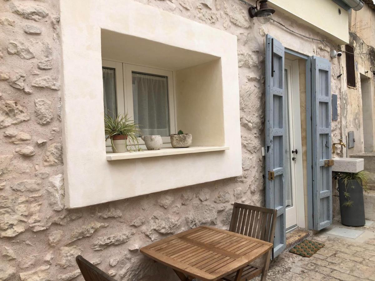 Chicchi Di Melograno Panzió Modica Kültér fotó