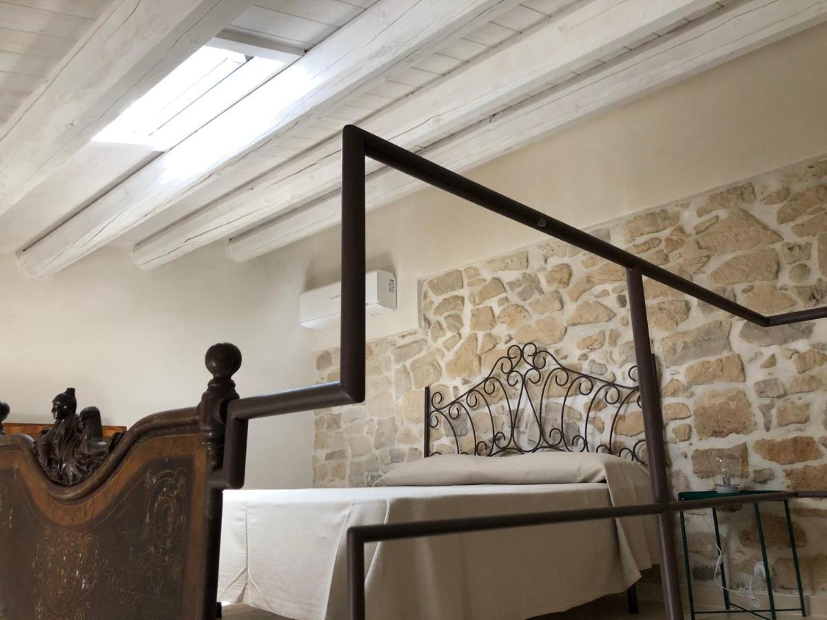 Chicchi Di Melograno Panzió Modica Kültér fotó