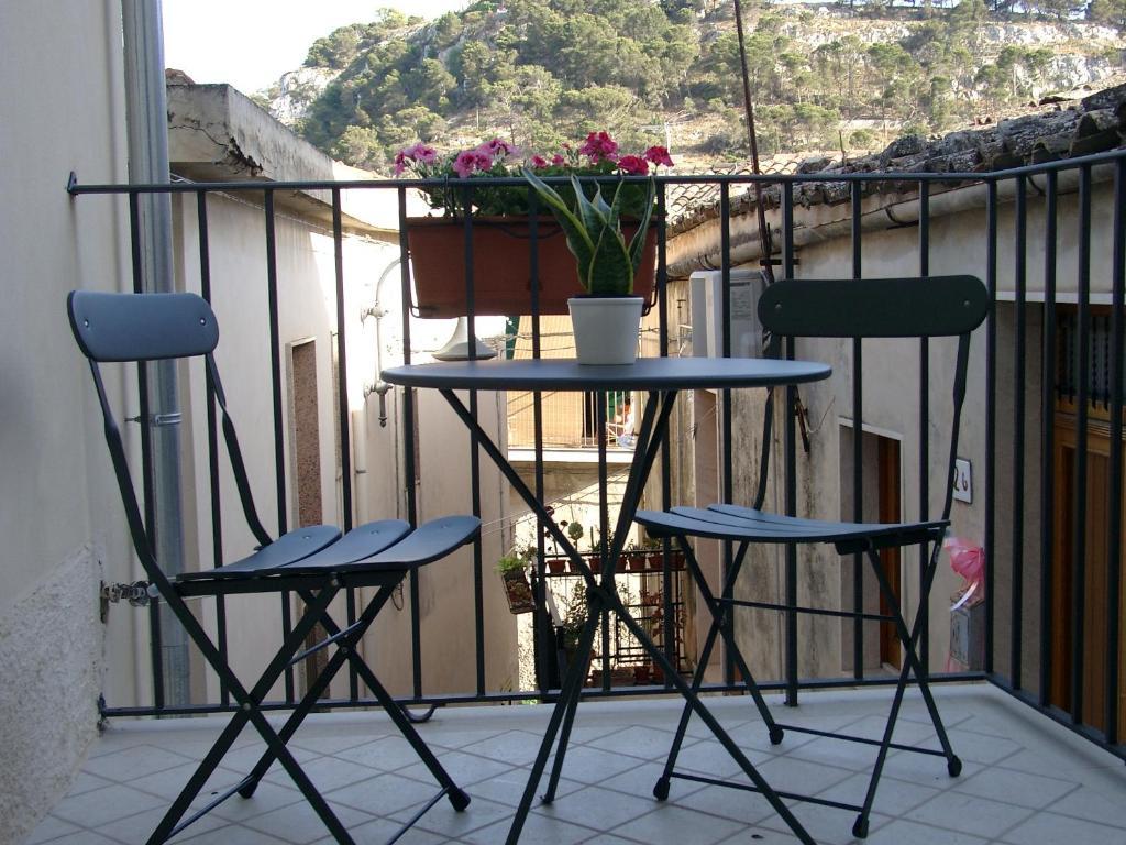 Chicchi Di Melograno Panzió Modica Szoba fotó