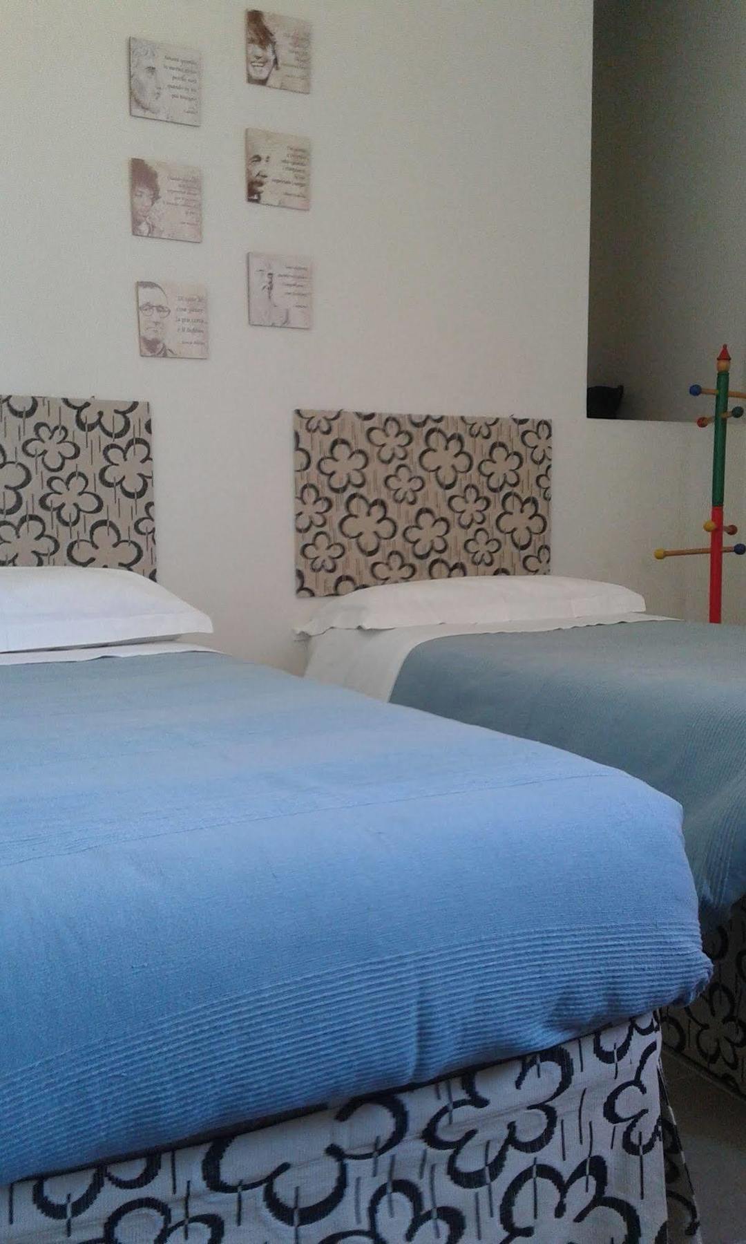 Chicchi Di Melograno Panzió Modica Kültér fotó